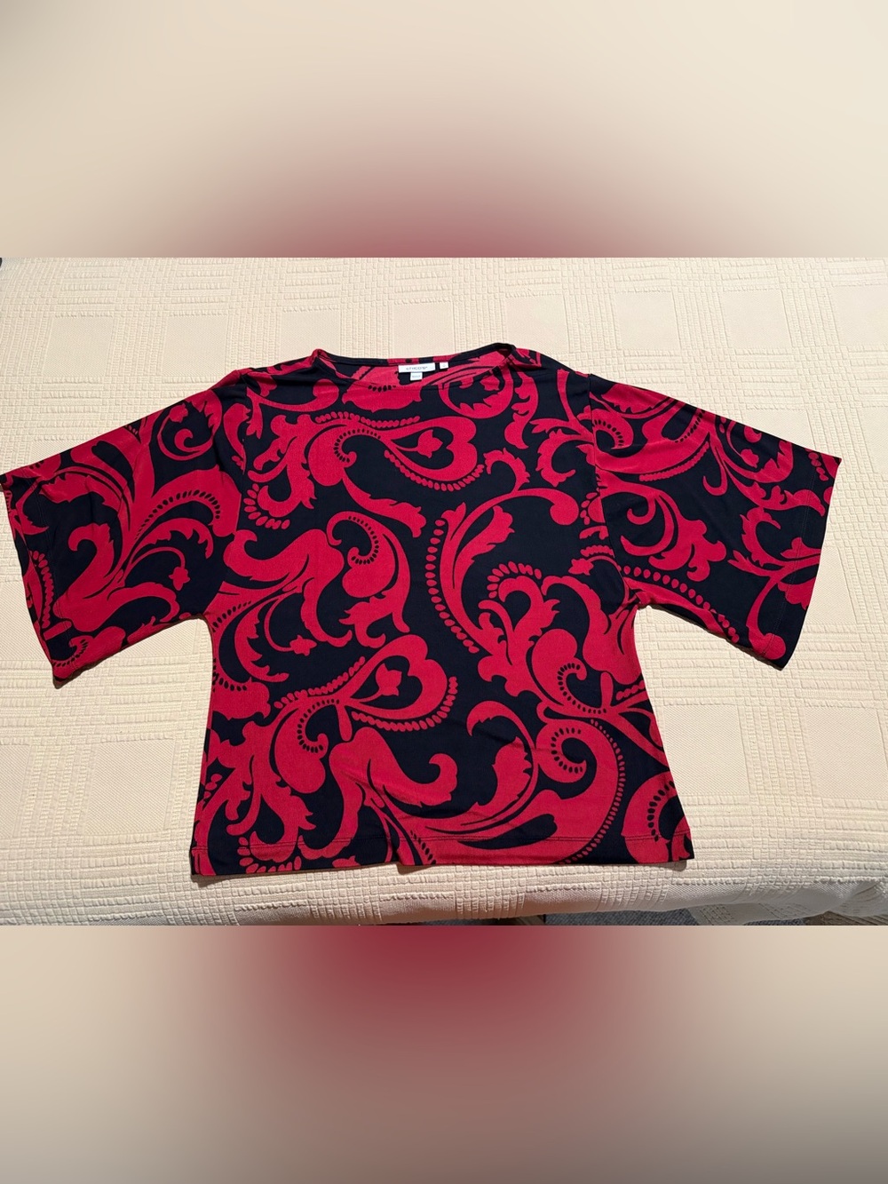 Chico’s Travelers Dolman Sleeve Red Black Top Size 1 EUC